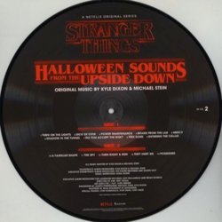 Stranger Things: Halloween Sounds From The Upside Down サウンドトラック (Kyle Dixon, Michael Stein) - CD裏表紙